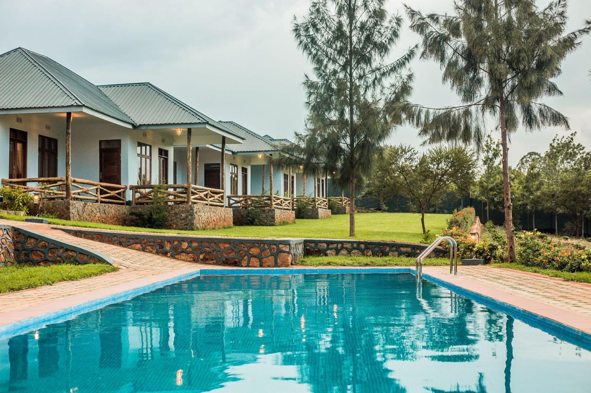 IM_TZ_KAR_Kankari-Lodge_Pool x 100000